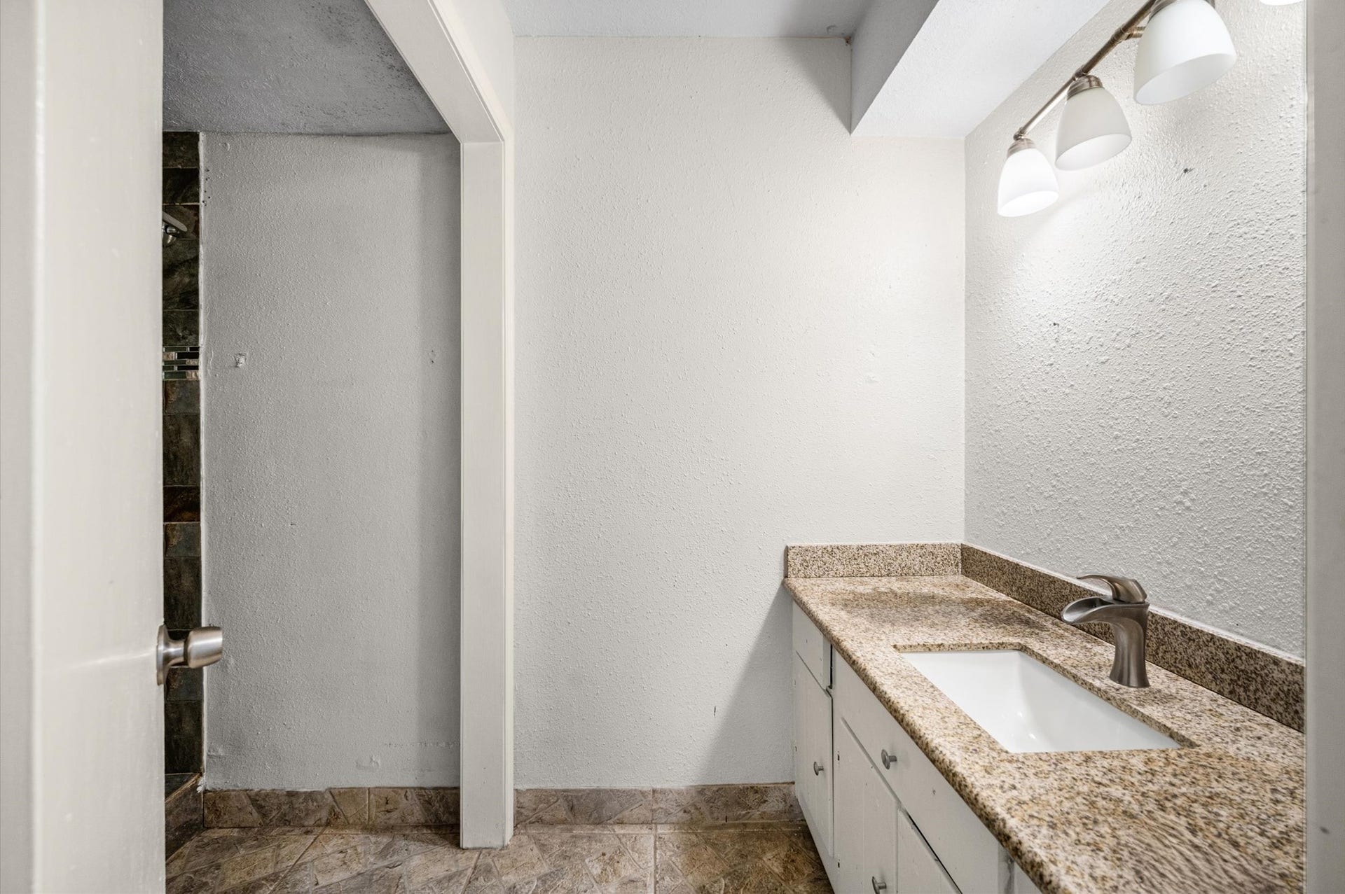 5618 Easthampton Drive, #C, Houston, TX 77039 5618 Easthampton Drive, #C, Houston, TX 77039