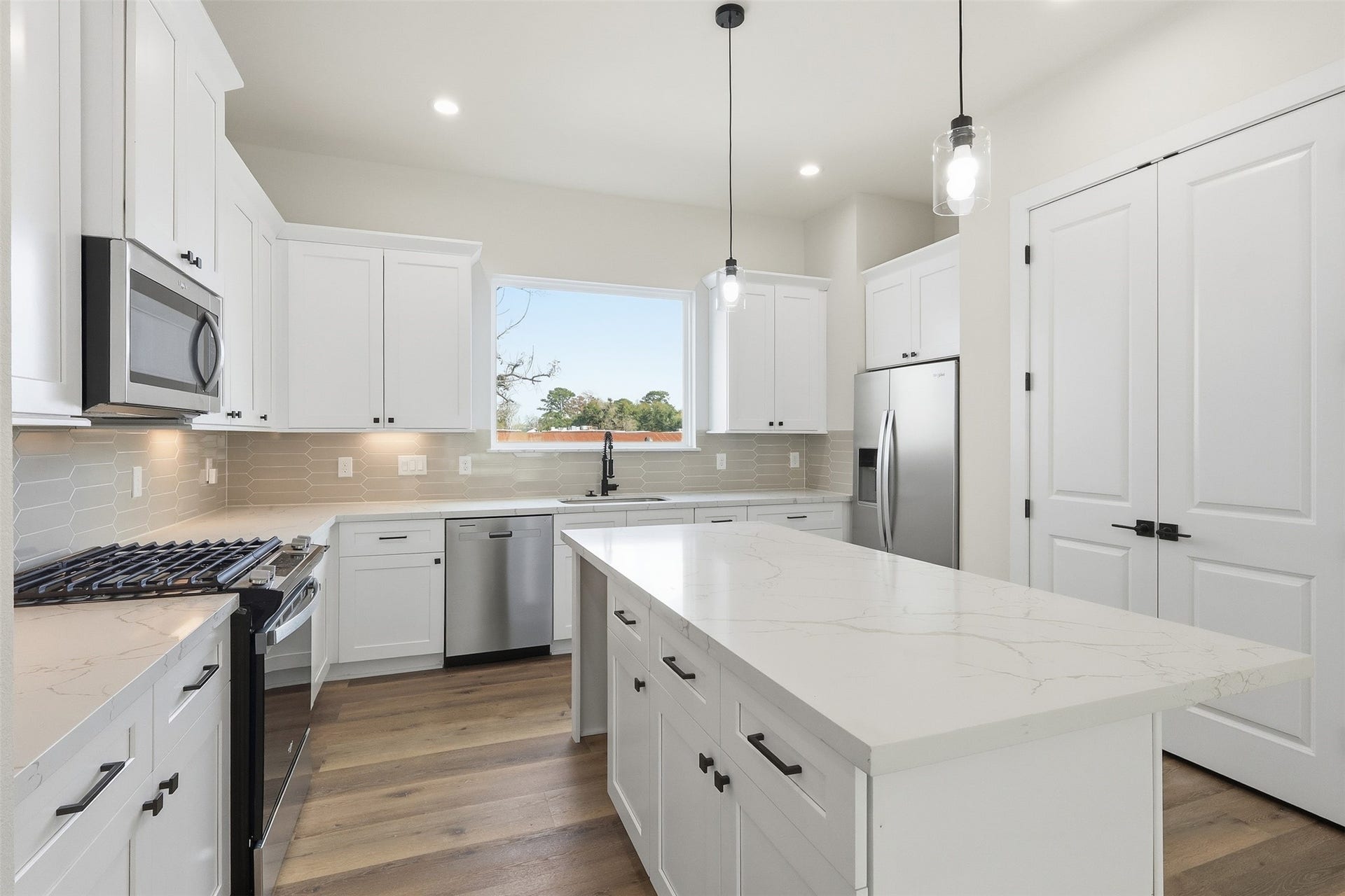 9405 Hammerly Boulevard, #E, Houston, TX 77080