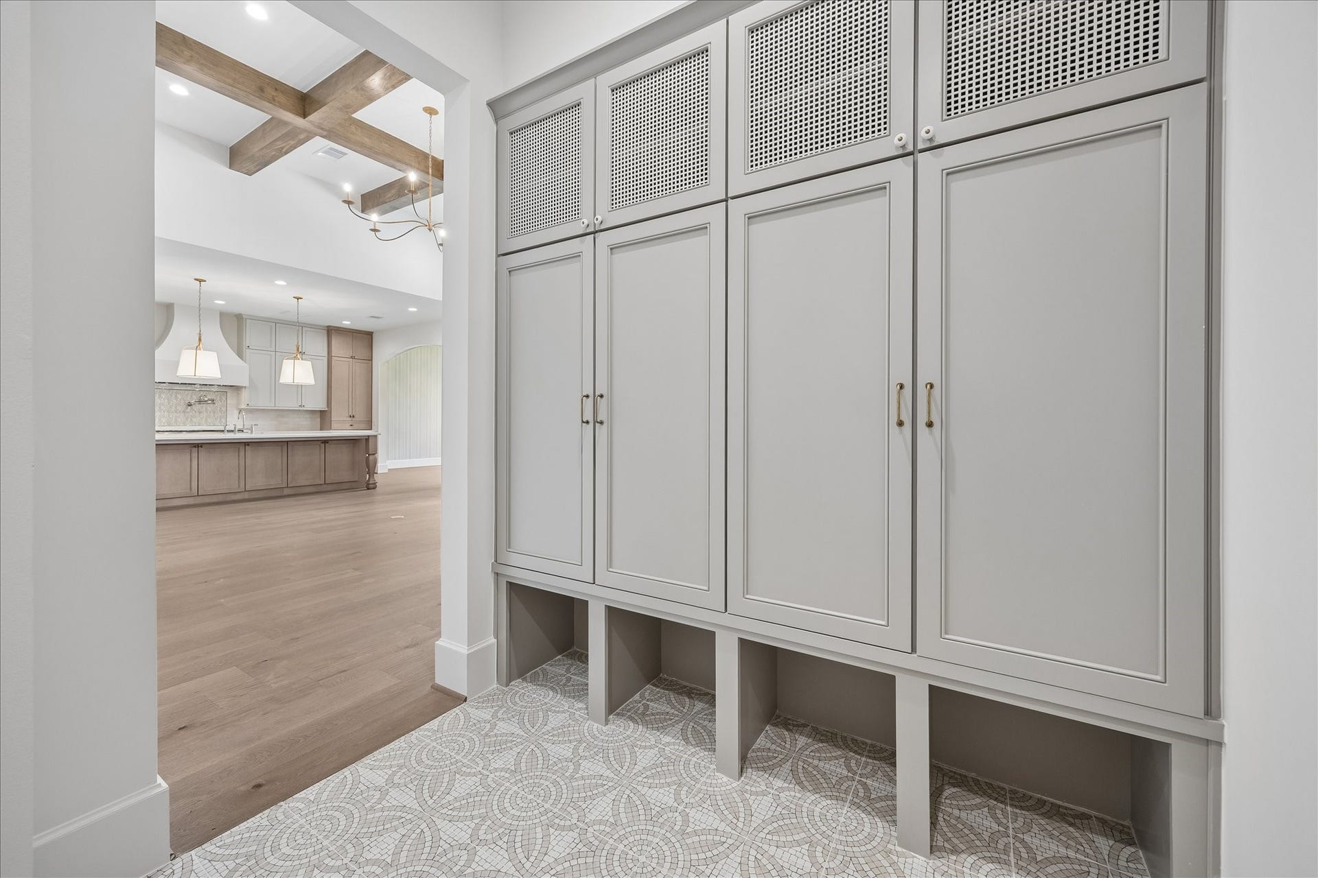 1018 Rosepoint Street, Houston, TX 77018 Mudroom located on the first floor off the garage and utility room.
