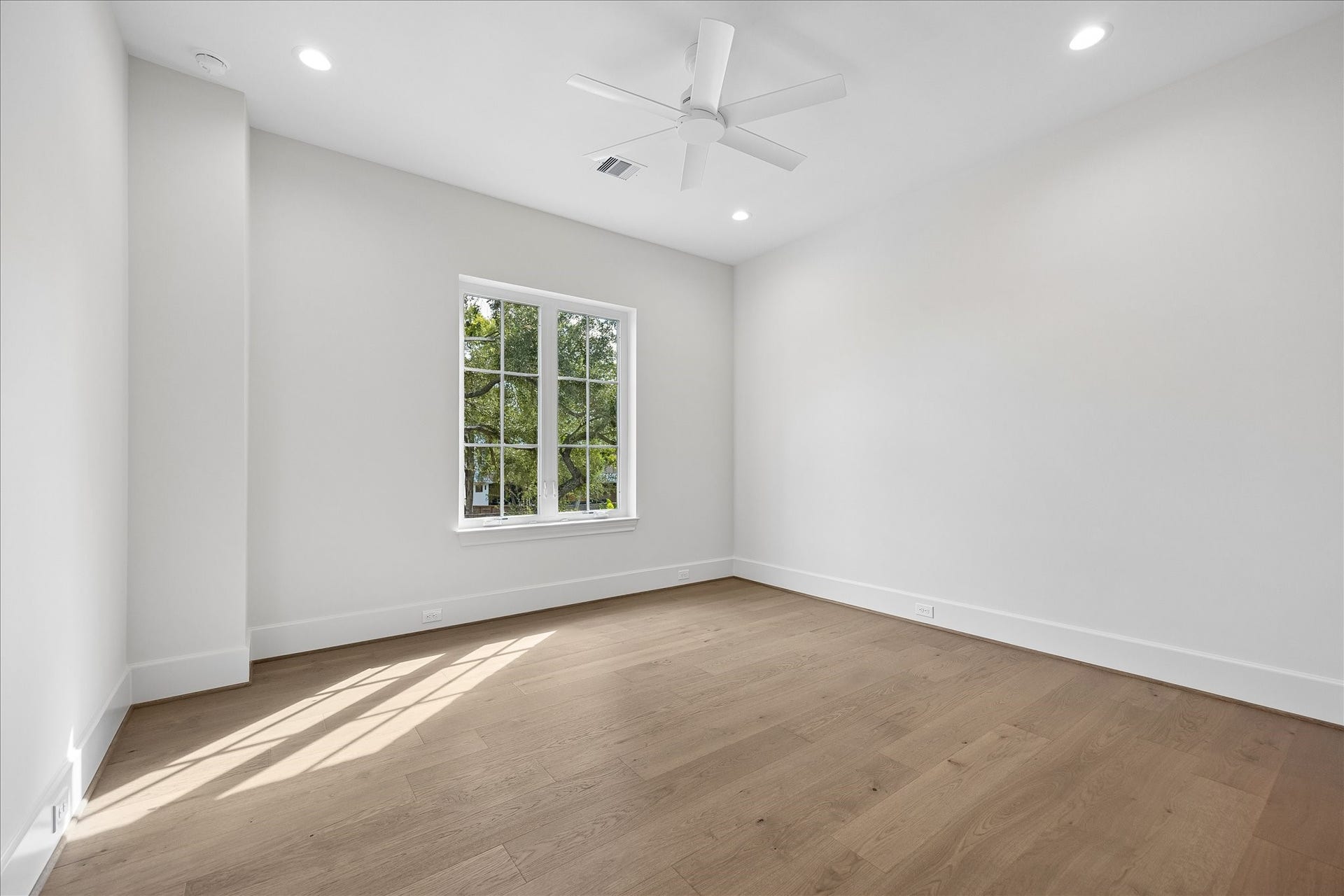 1018 Rosepoint Street, Houston, TX 77018 1018 Rosepoint Street, Houston, TX 77018