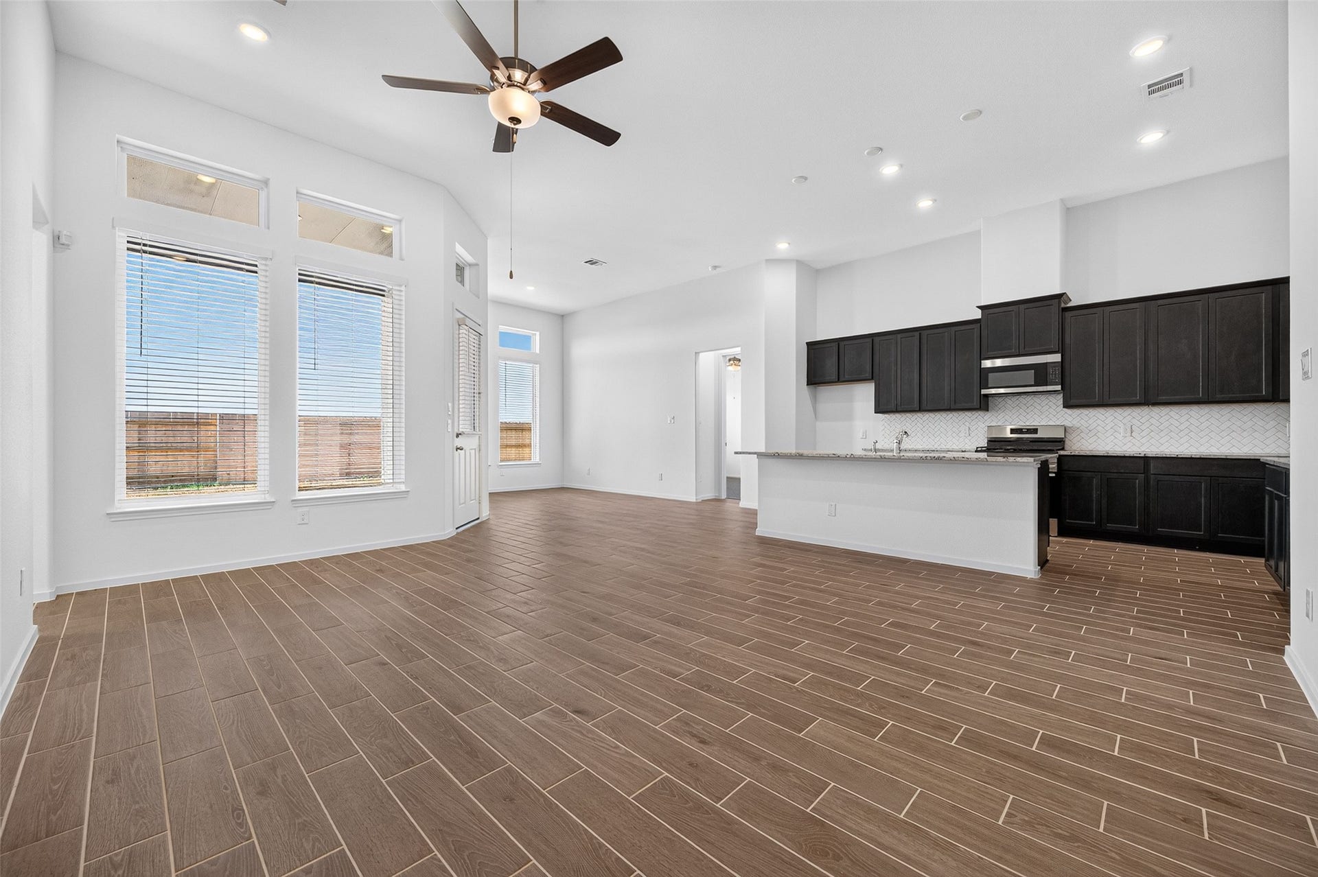 1052 Apple Ridge Road, Magnolia, TX 77355