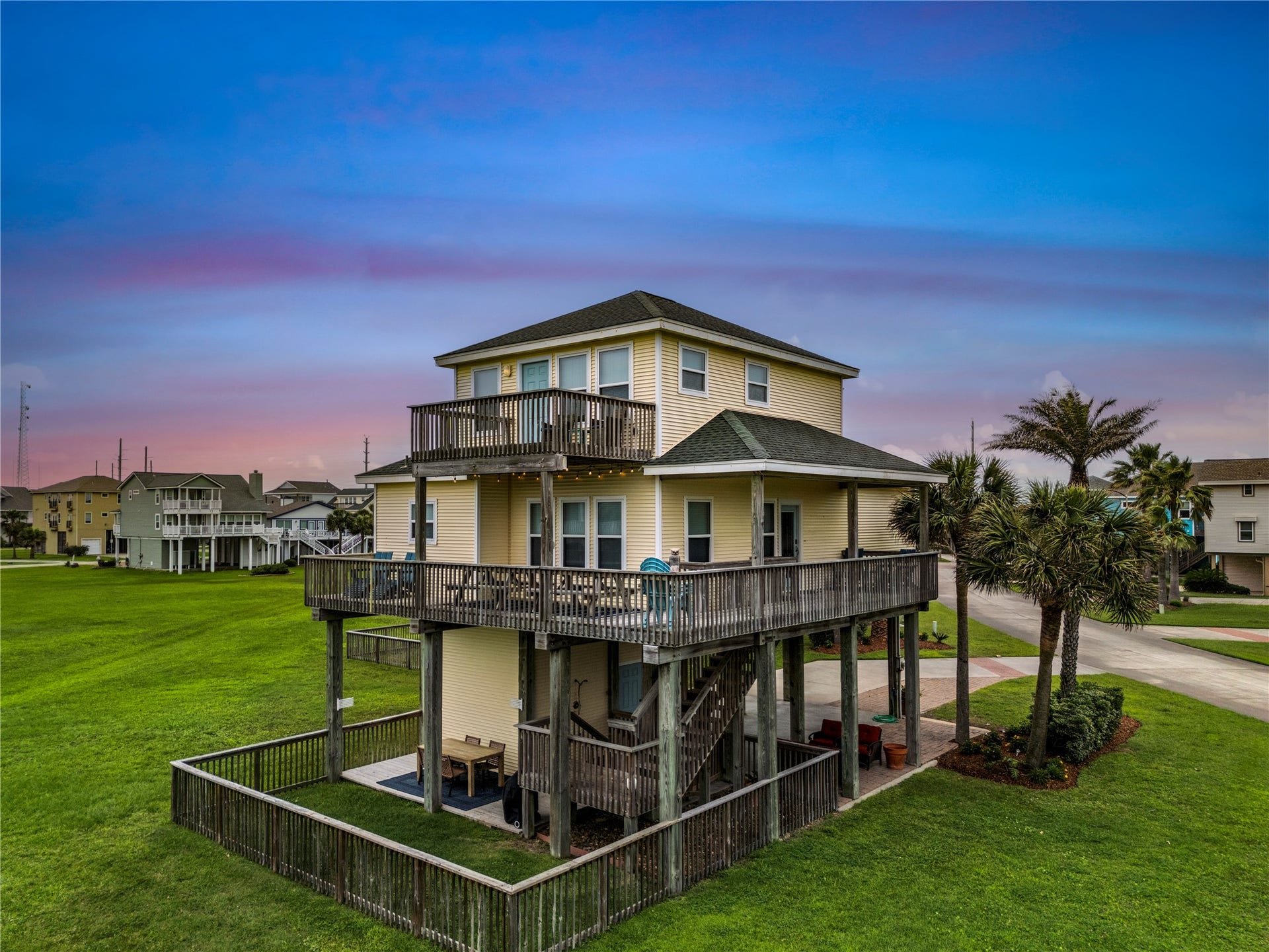 4114 Courageous Lane, Galveston, TX 77554 Welcome to 4114 Courageous Lane
