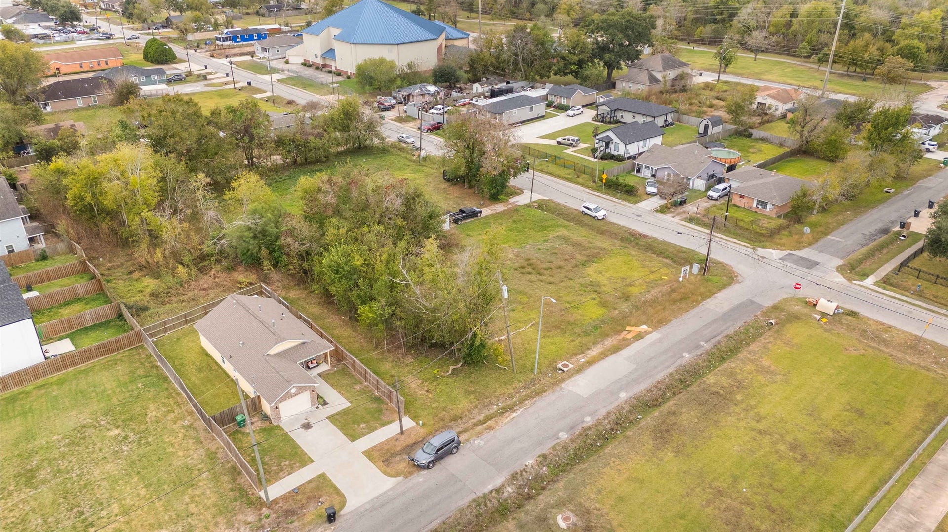 3720 Davenport Avenue, Houston, TX 77051 3720 Davenport Avenue, Houston, TX 77051