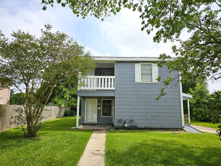 Property photo for 1133 5th Avenue N, Texas City, TX