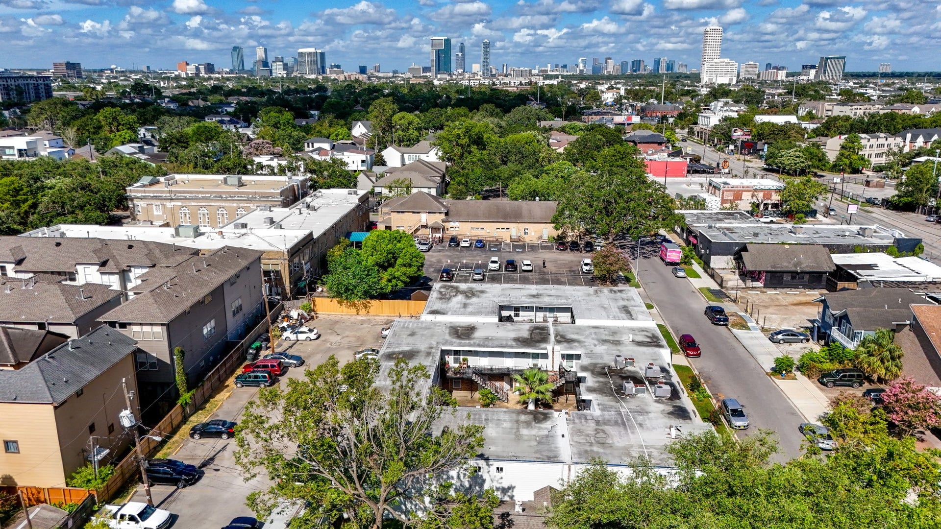 1419 Hawthorne, #27, Houston, TX 77006