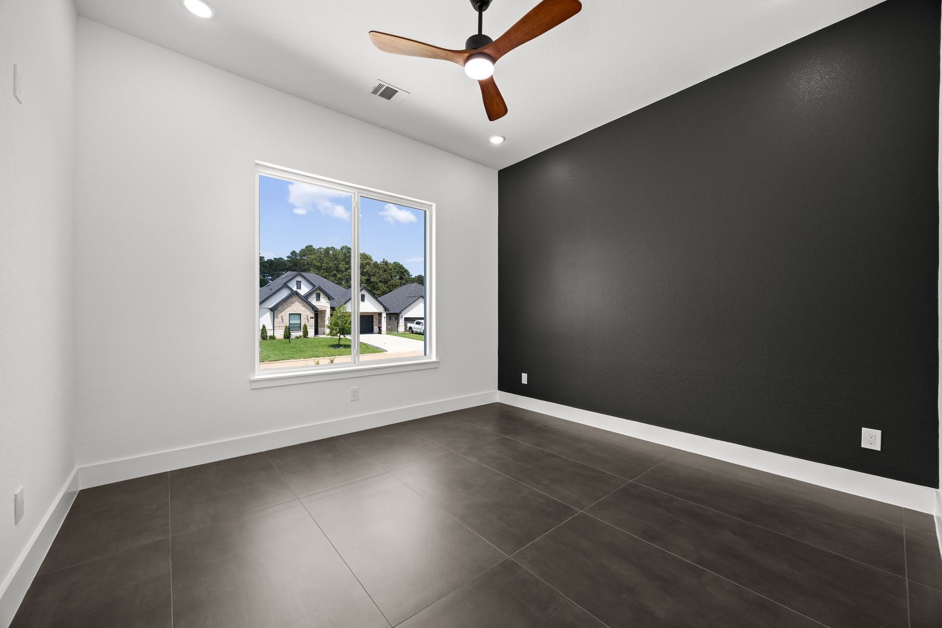 98 Camden Hills Drive, Montgomery, TX 77356 98 Camden Hills Drive, Montgomery, TX 77356