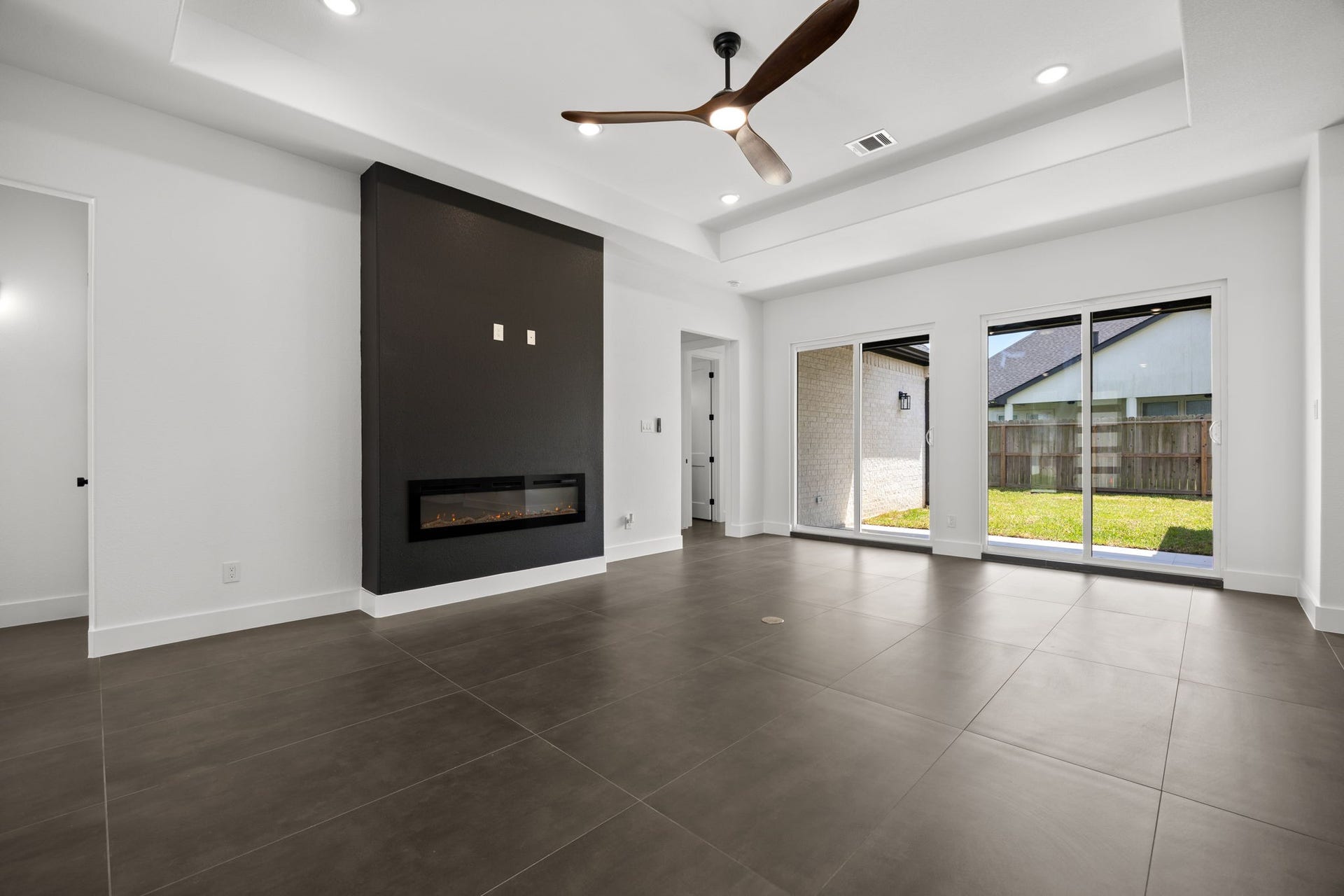 98 Camden Hills Drive, Montgomery, TX 77356 98 Camden Hills Drive, Montgomery, TX 77356