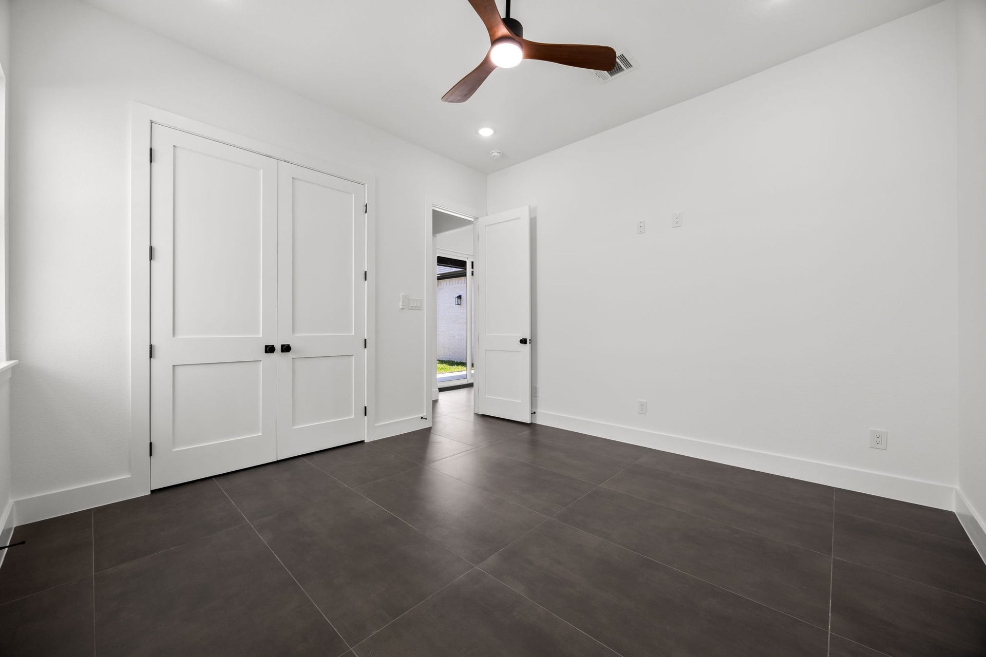 98 Camden Hills Drive, Montgomery, TX 77356 98 Camden Hills Drive, Montgomery, TX 77356
