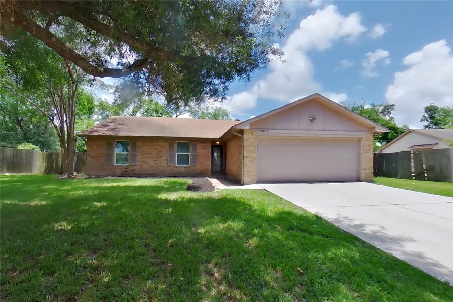 Property photo for 13307 Venice Circle, Stafford, TX