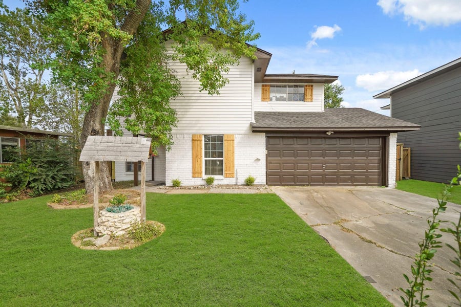 Property photo for 5 Dallas Court, #1, Angleton, TX