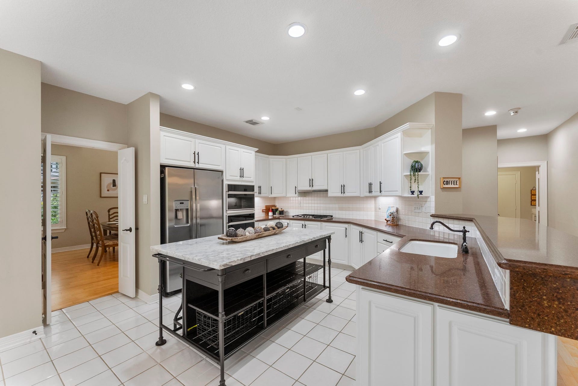 66 Candle Pine Place, The Woodlands, TX 77381 66 Candle Pine Place, The Woodlands, TX 77381