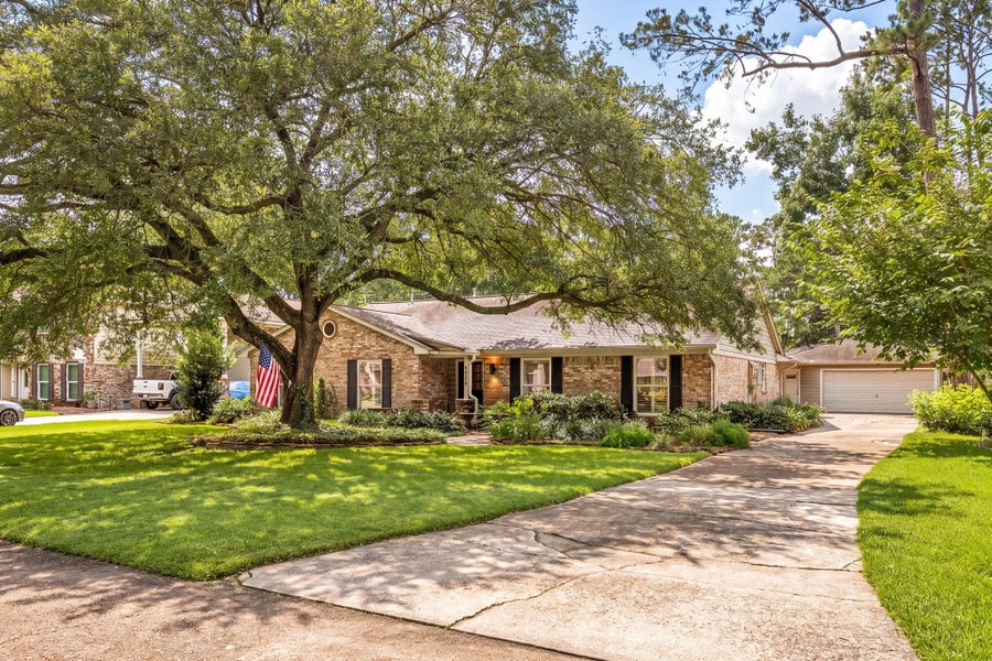 Property photo for 6615 Apple Valley Lane, Houston, TX