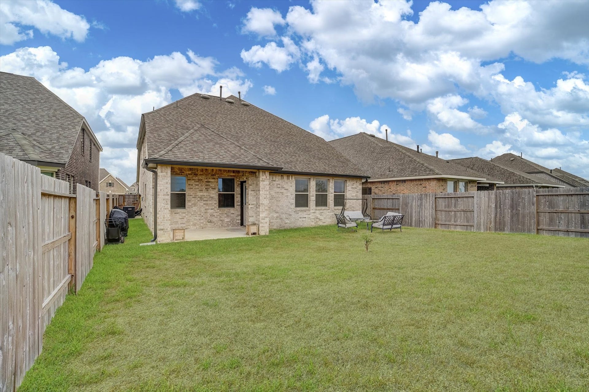 1931 Middle Pass Lane, Angleton, TX 77515
