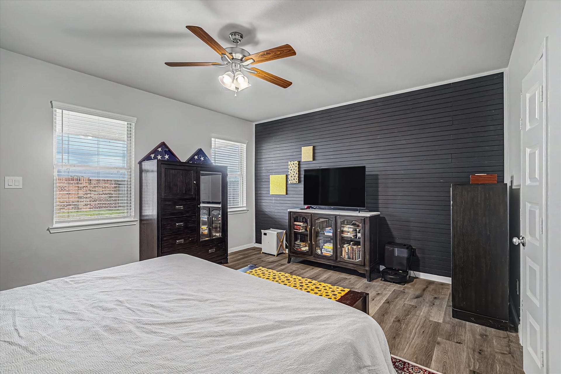 1931 Middle Pass Lane, Angleton, TX 77515