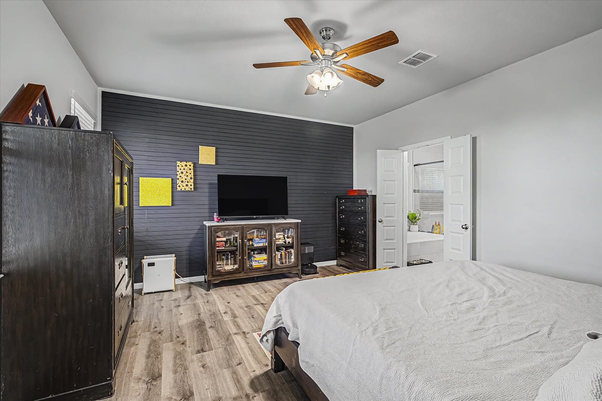 1931 Middle Pass Lane, Angleton, TX 77515
