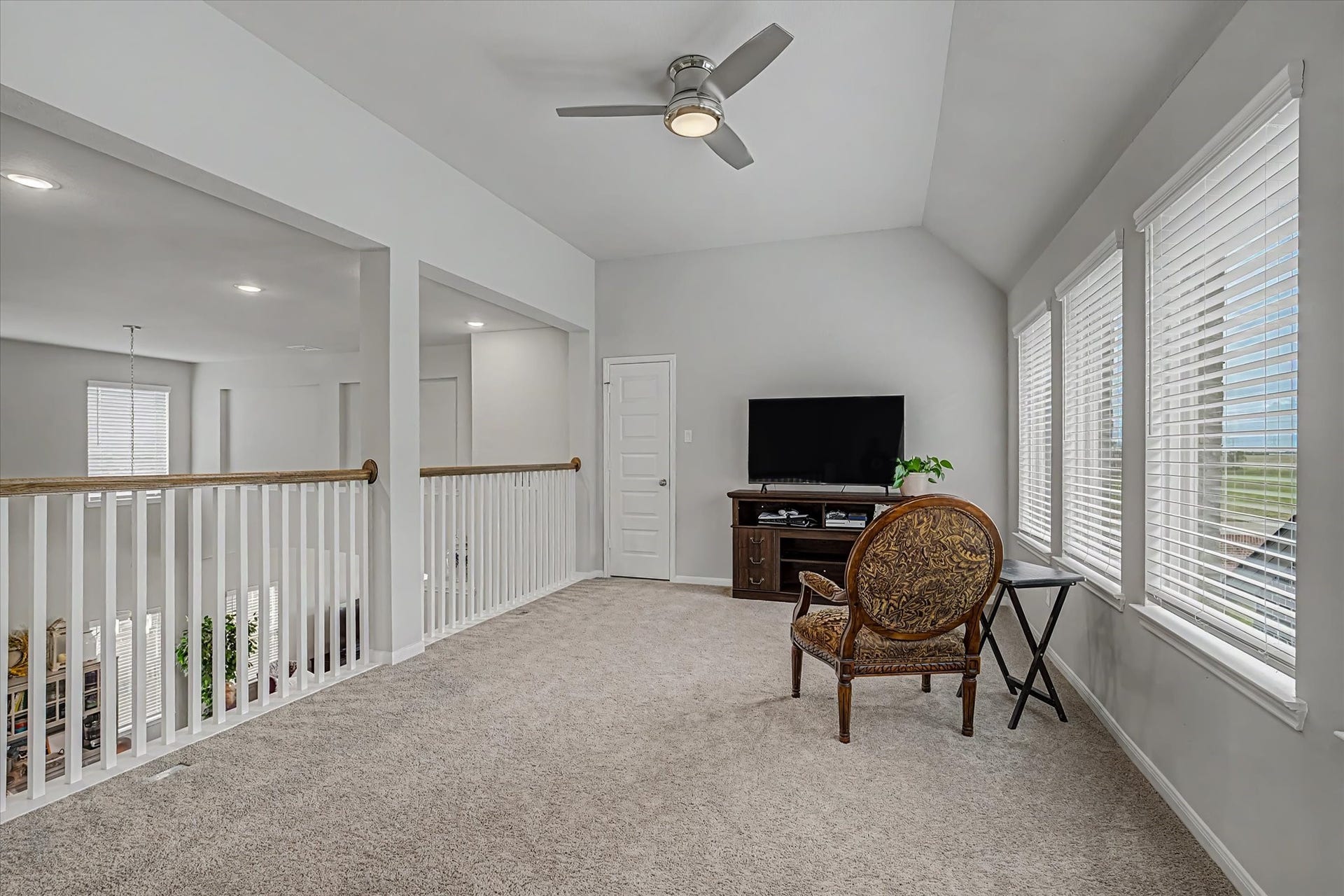 1931 Middle Pass Lane, Angleton, TX 77515