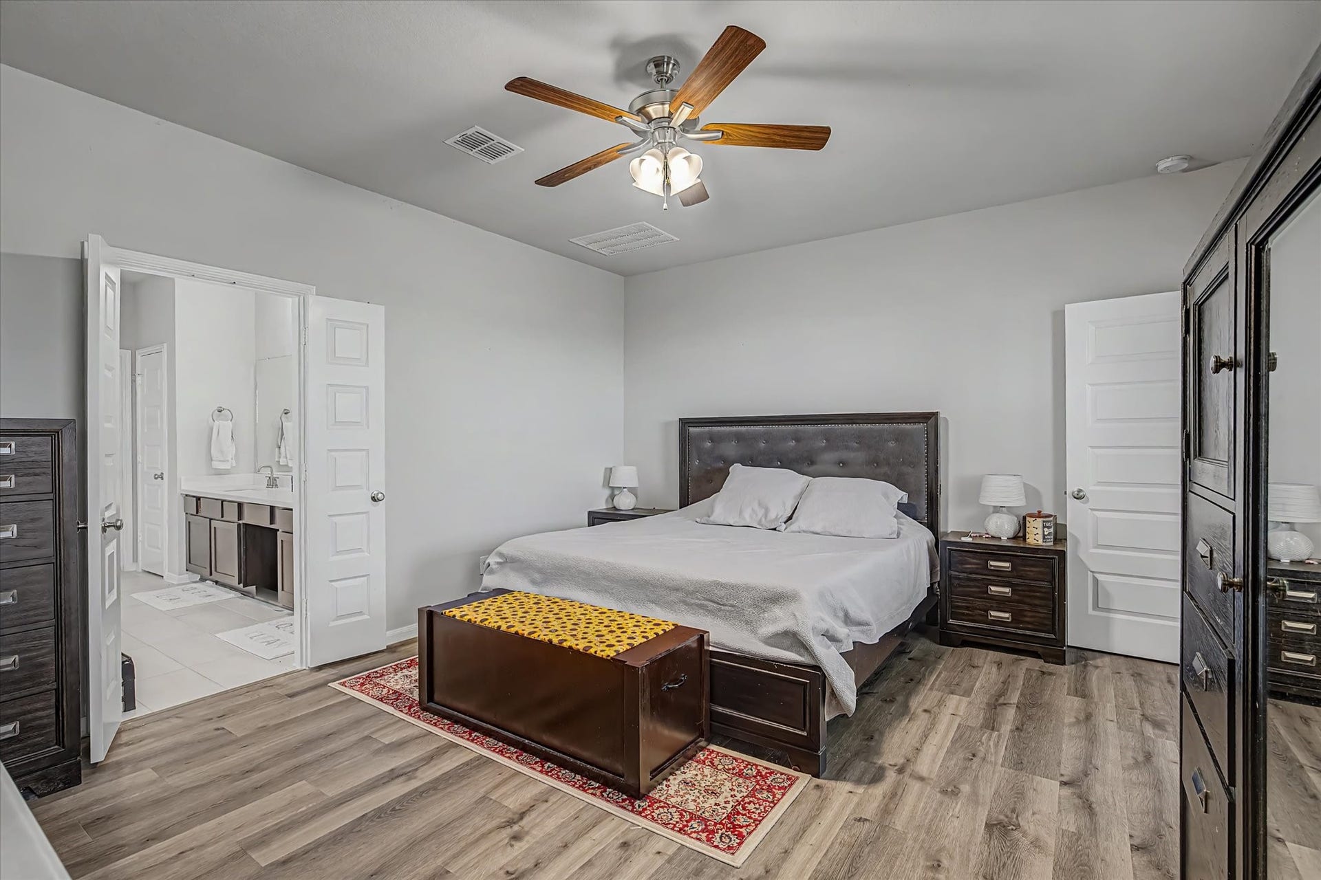 1931 Middle Pass Lane, Angleton, TX 77515