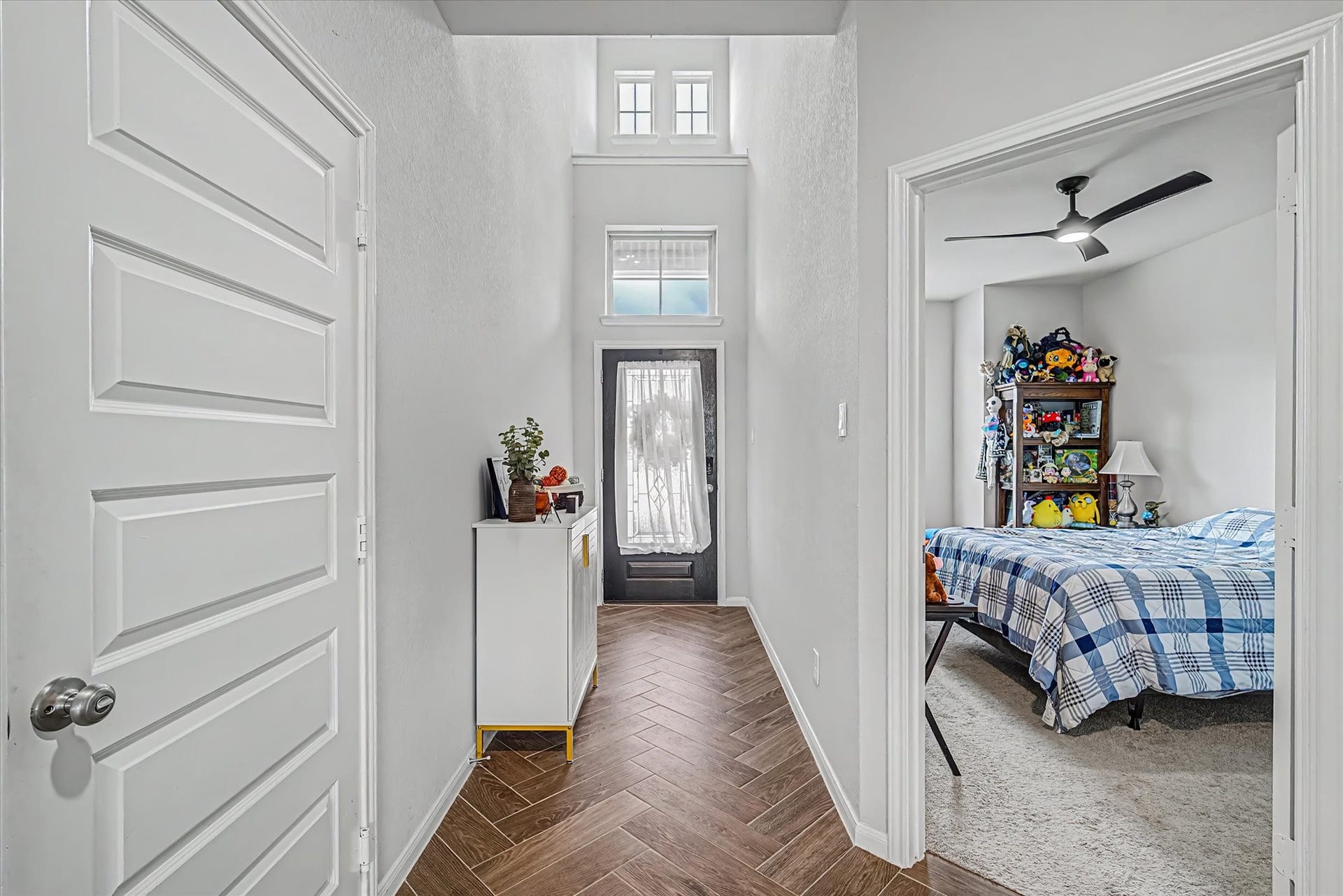 1931 Middle Pass Lane, Angleton, TX 77515