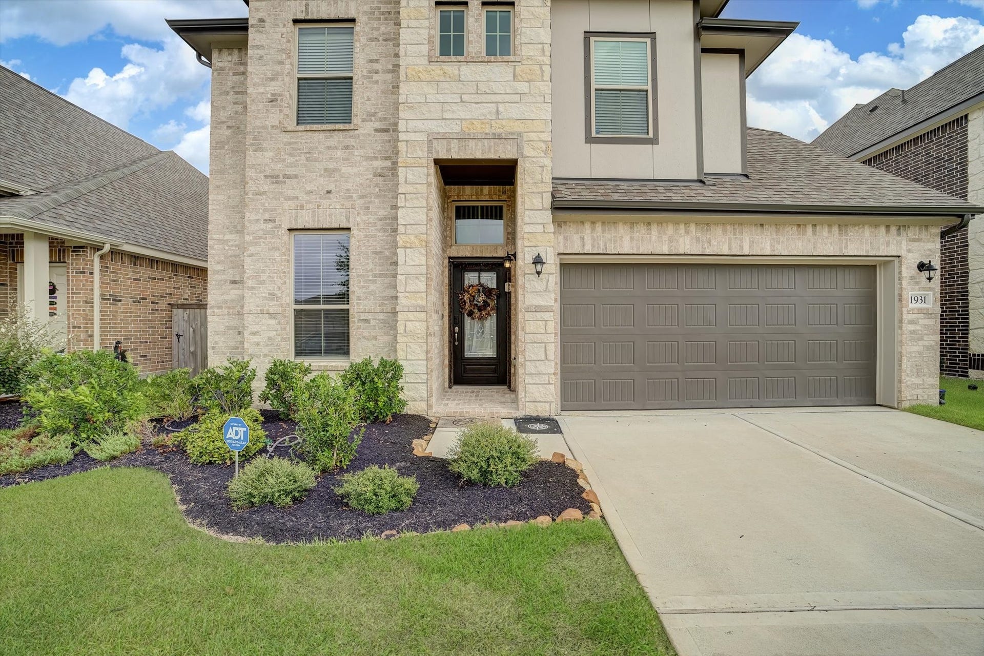 1931 Middle Pass Lane, Angleton, TX 77515
