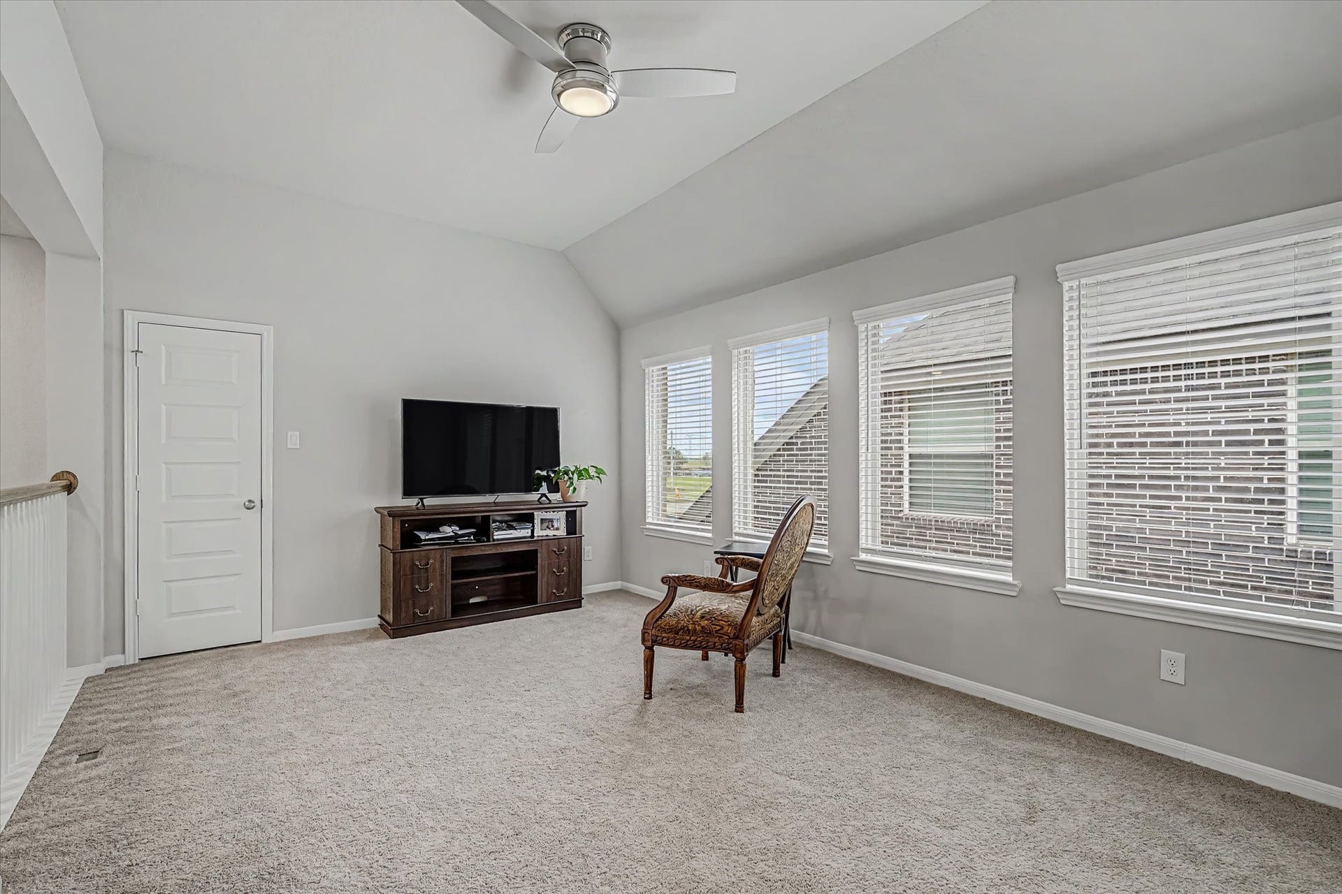 1931 Middle Pass Lane, Angleton, TX 77515