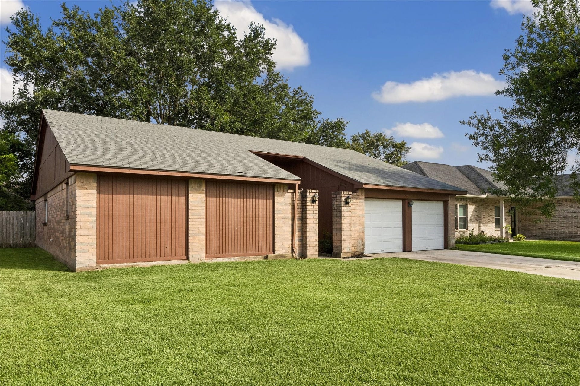 Welcome to this charming home nestled in Heritage Park.