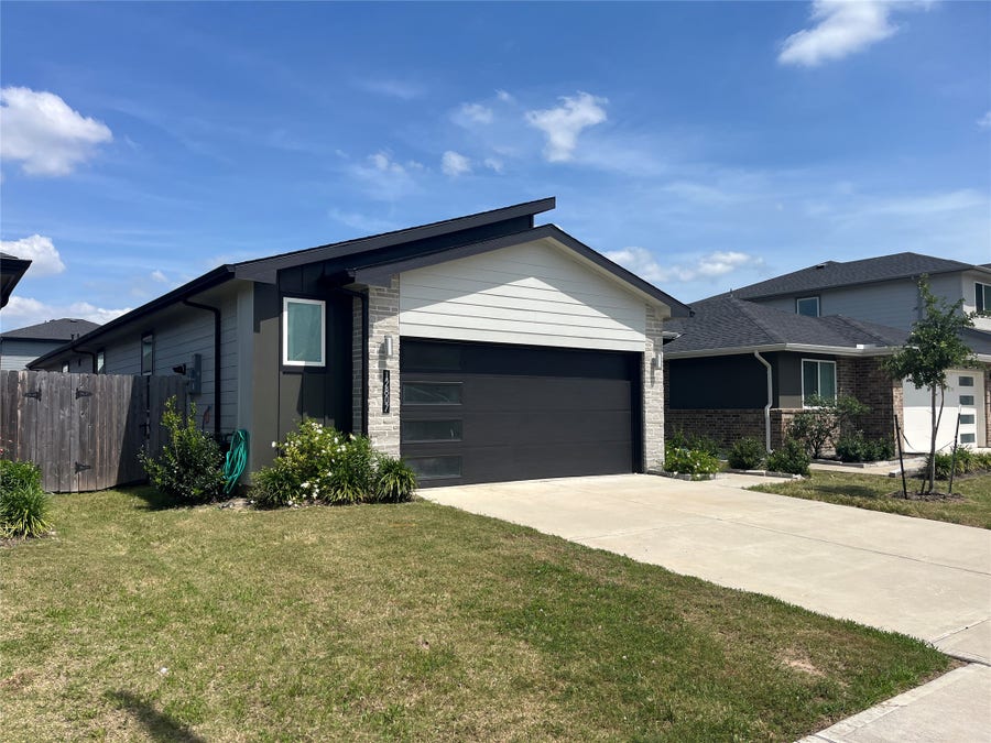 Property photo for 12807 Southborough Lane, Houston, TX