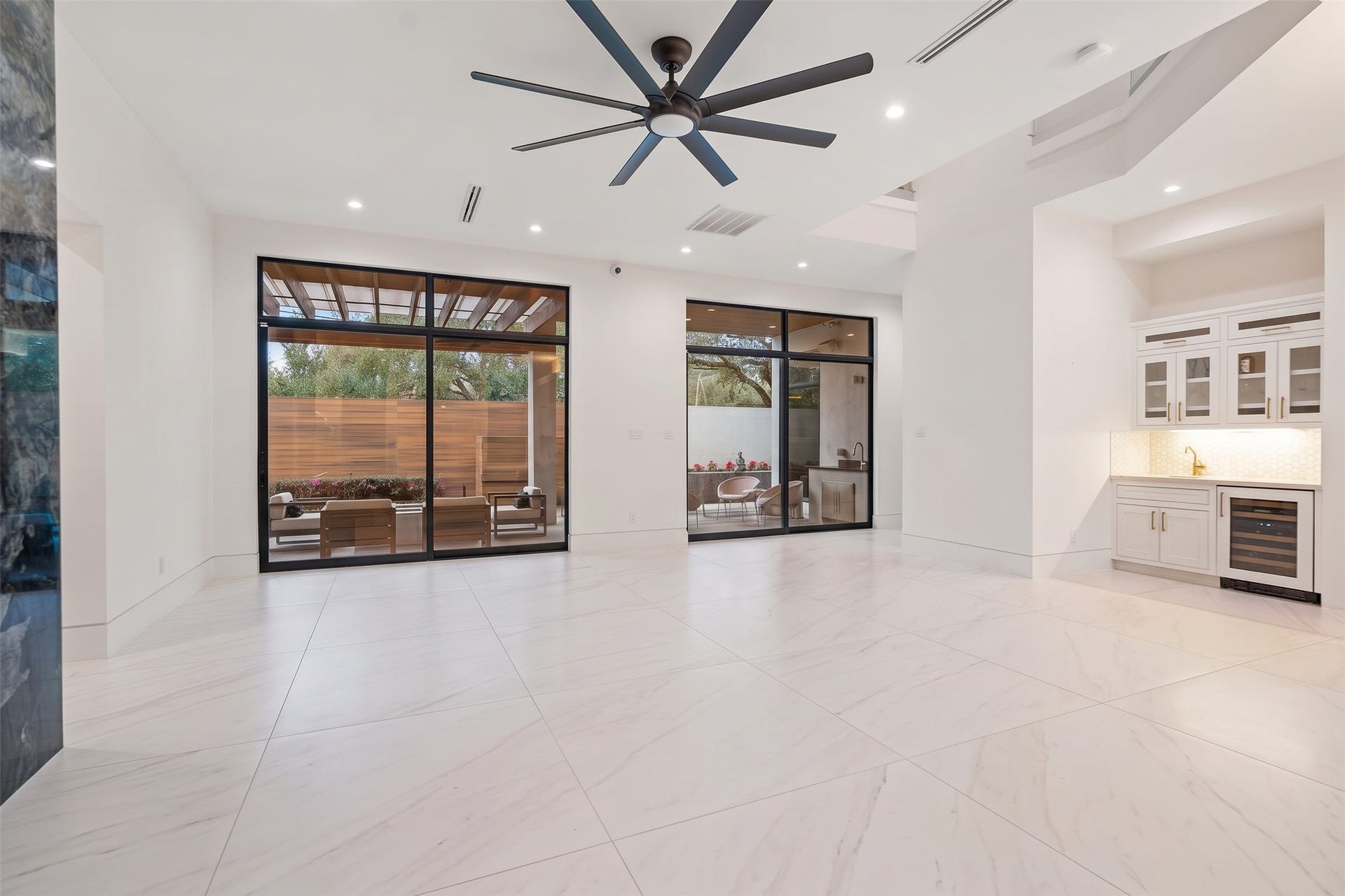 3002 Ferndale Street, Houston, TX 77098 Family Room | Furnishings digitally removed.