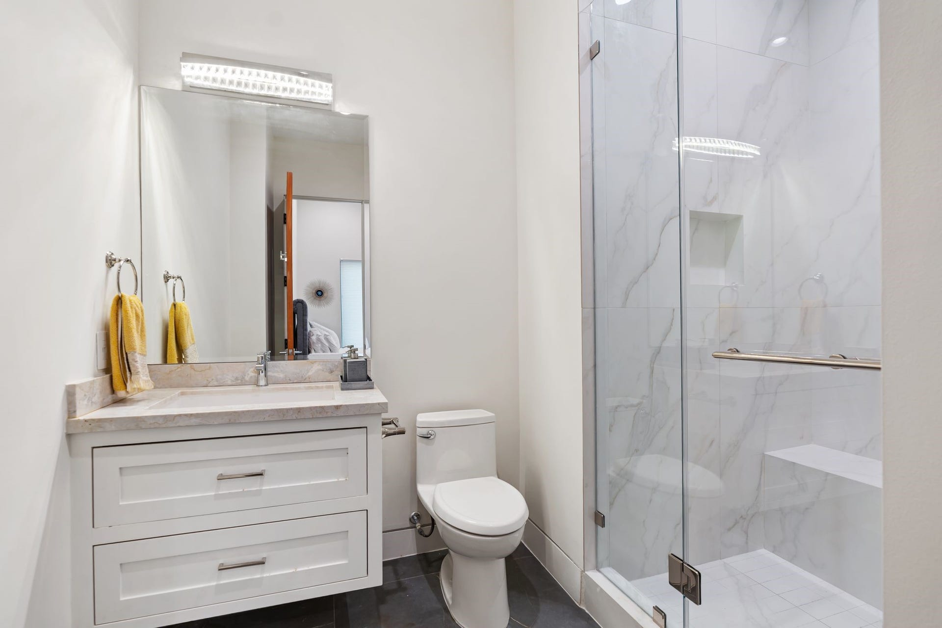 3002 Ferndale Street, Houston, TX 77098 Secondary Bathroom