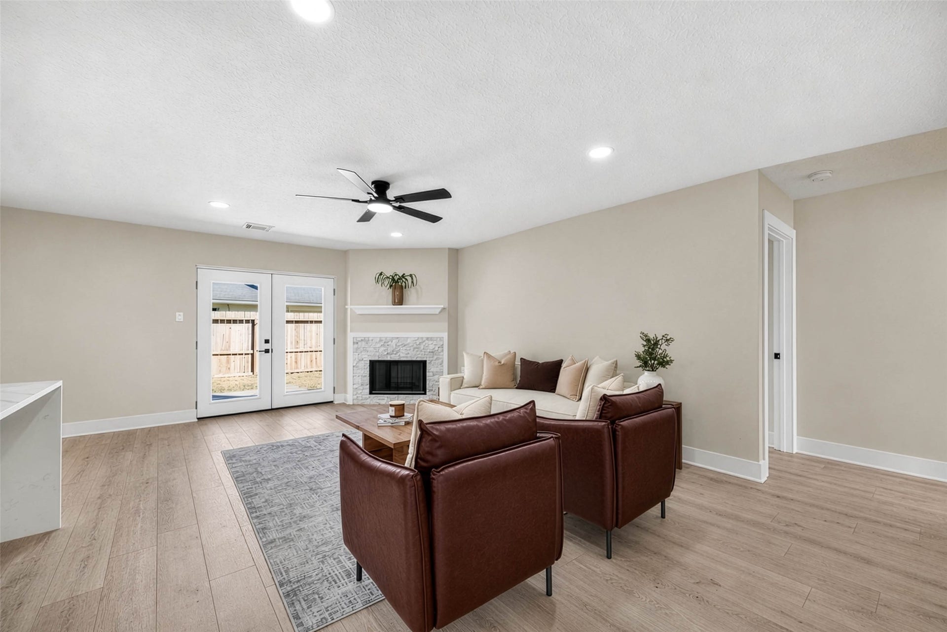 1723 Oak Ridge Drive, Kemah, TX 77565 1723 Oak Ridge Drive, Kemah, TX 77565
