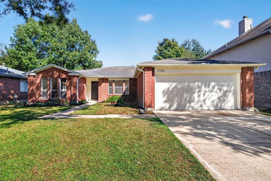 Property photo for 1723 Oak Ridge Drive, Kemah, TX