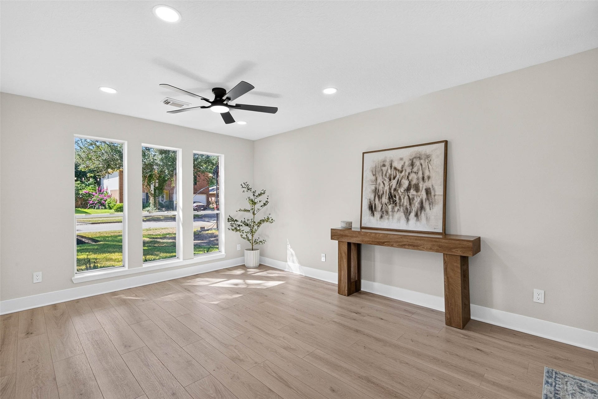 1723 Oak Ridge Drive, Kemah, TX 77565 This flex room could be an office or a formal living room.