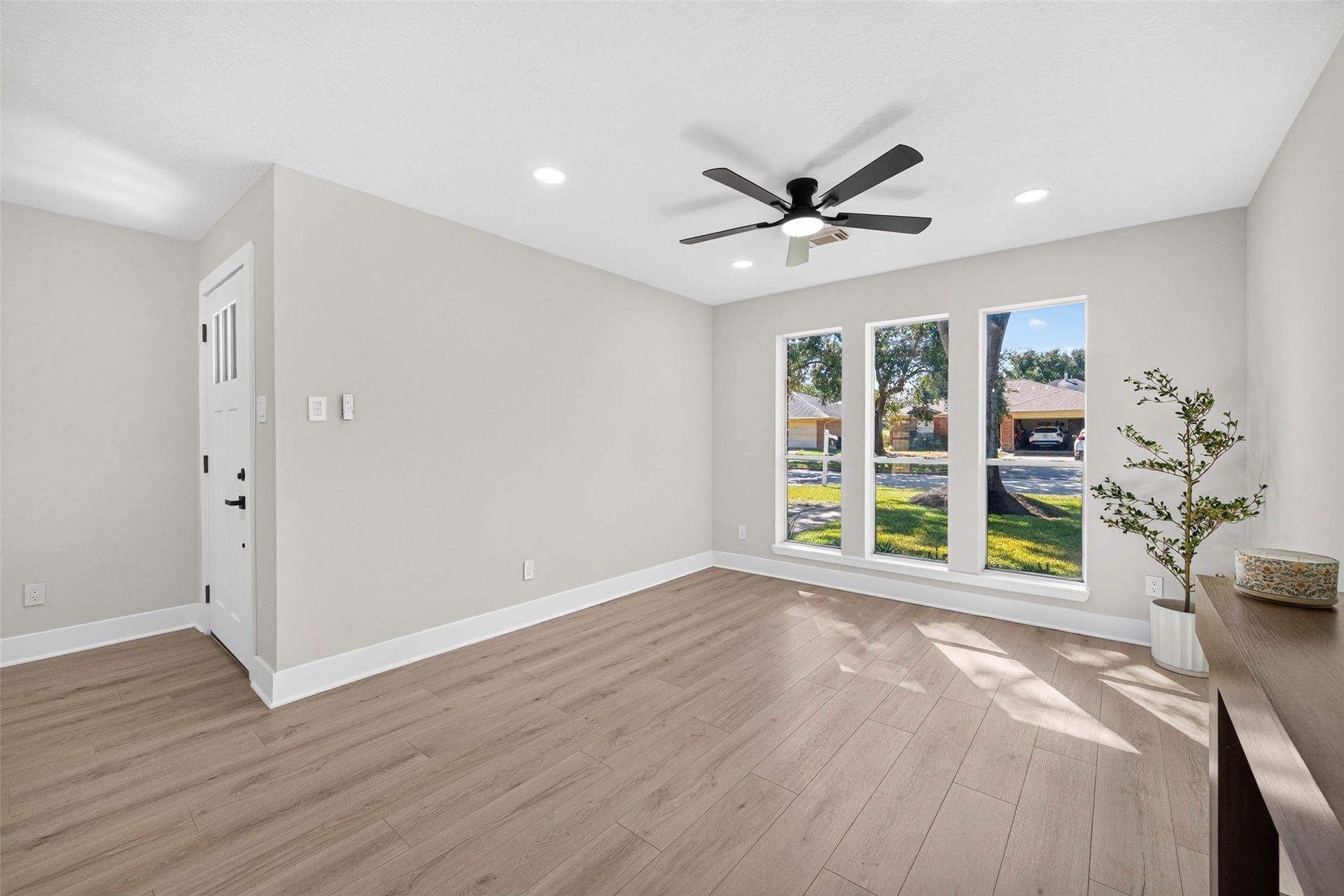1723 Oak Ridge Drive, Kemah, TX 77565 1723 Oak Ridge Drive, Kemah, TX 77565