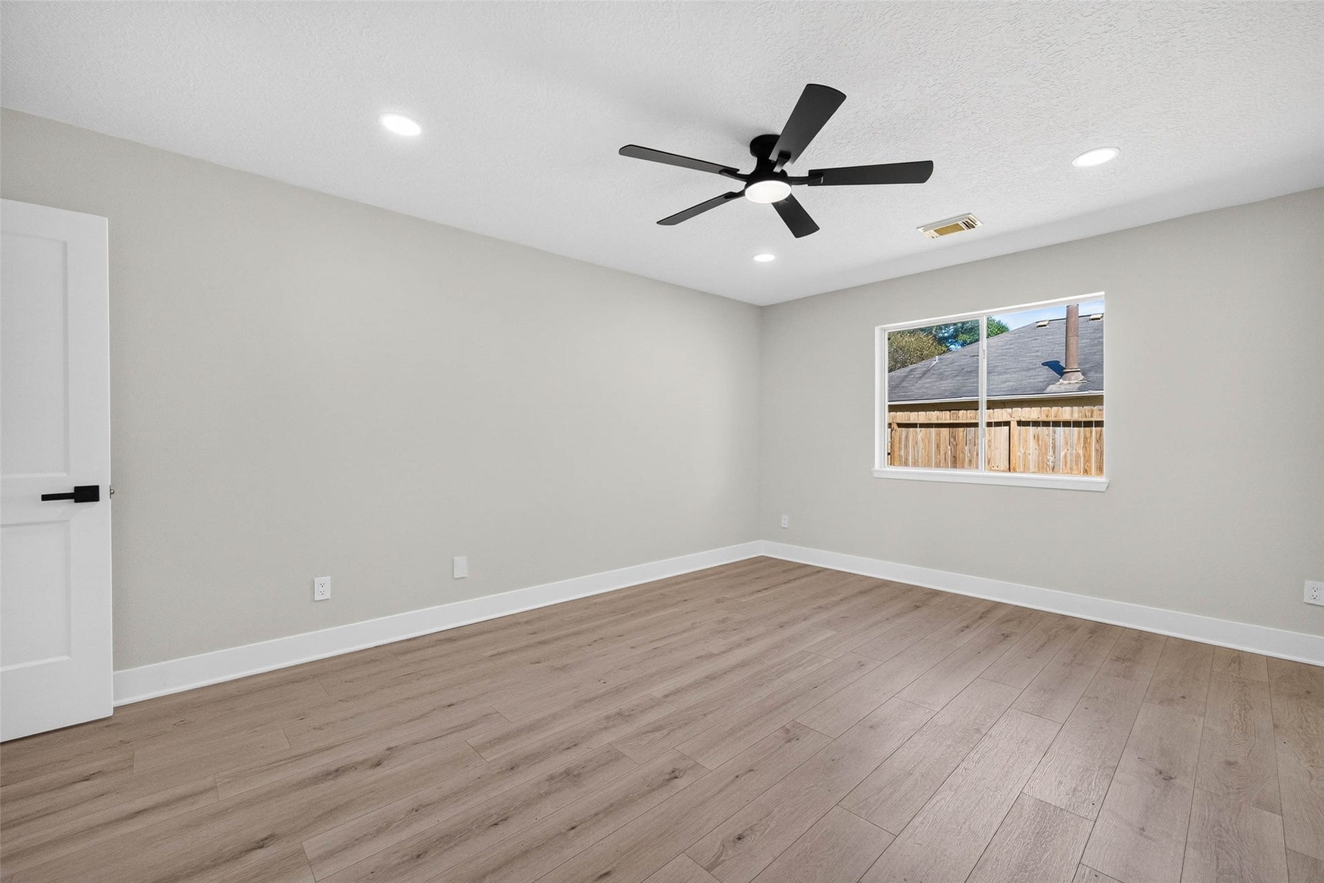 1723 Oak Ridge Drive, Kemah, TX 77565 1723 Oak Ridge Drive, Kemah, TX 77565