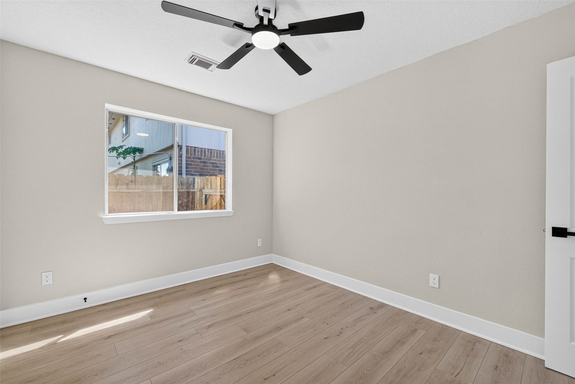 1723 Oak Ridge Drive, Kemah, TX 77565 1723 Oak Ridge Drive, Kemah, TX 77565
