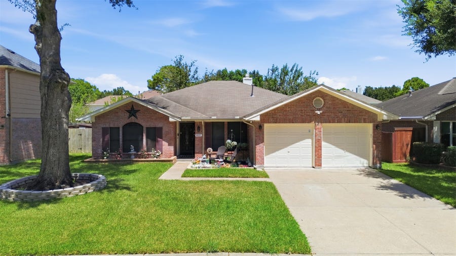 Property photo for 8227 Squires Place Drive, Houston, TX