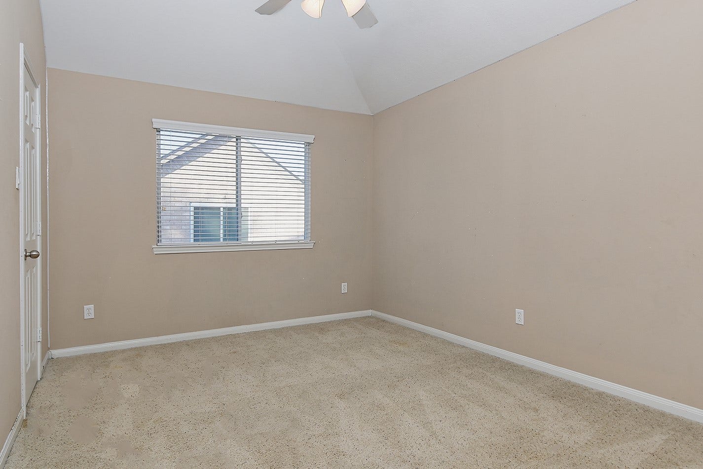 71 La Costa Drive, Montgomery, TX 77356