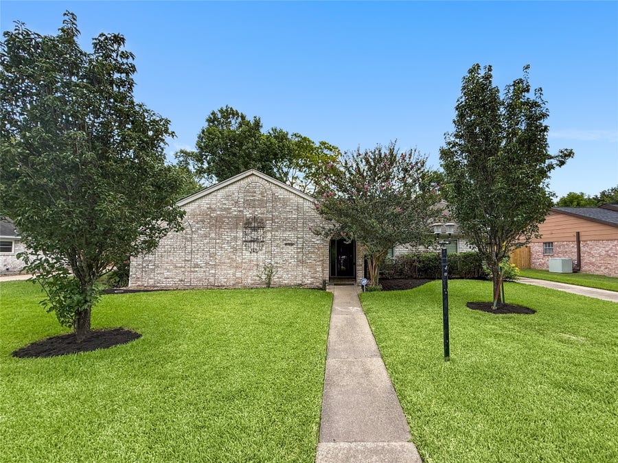 Property photo for 11639 Chuckson Drive, Houston, TX