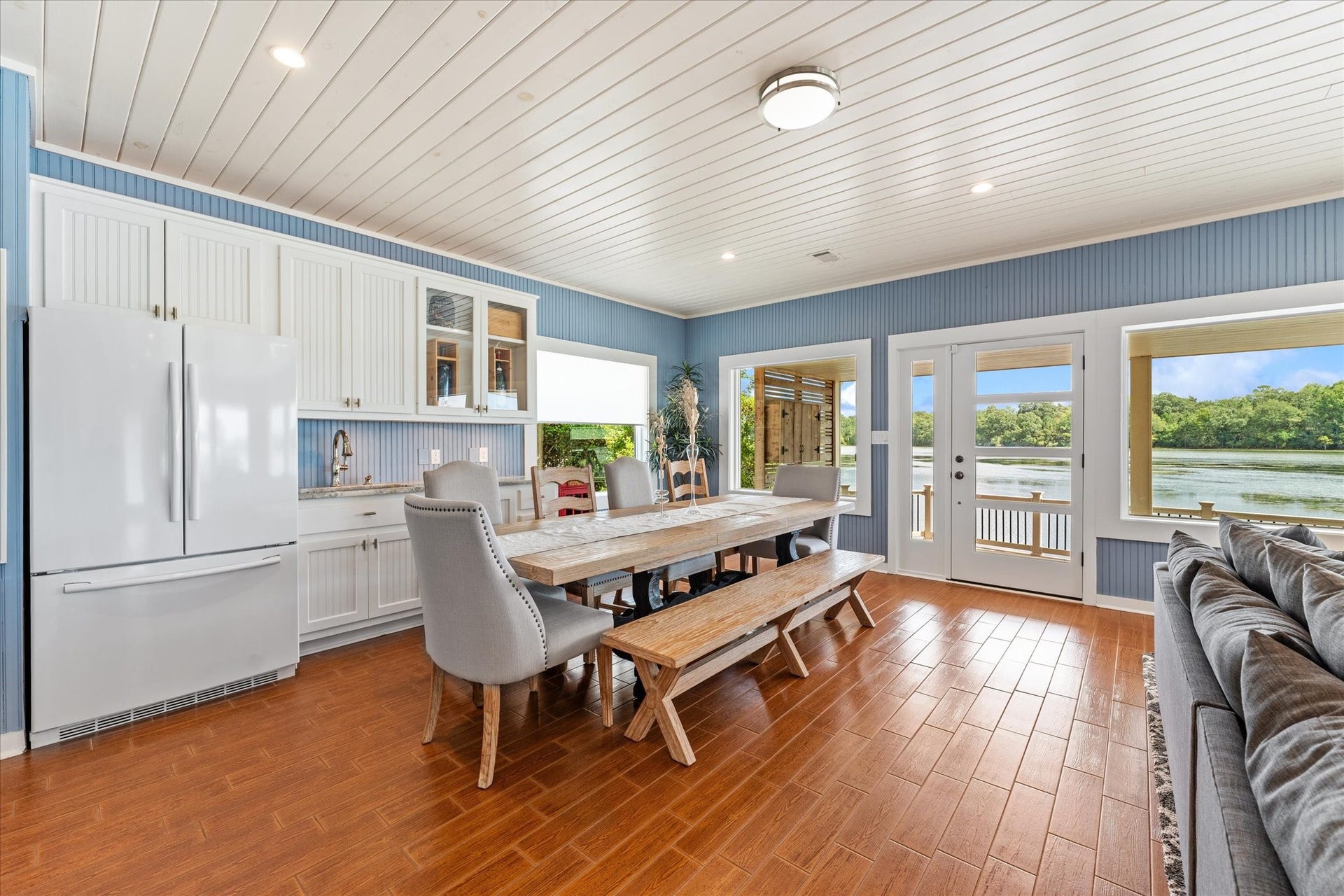 16372 Lochness Dr Drive, Willis, TX 77318 Guests have full access to cold drinks, snacks, and water without having to go in the kitchen.