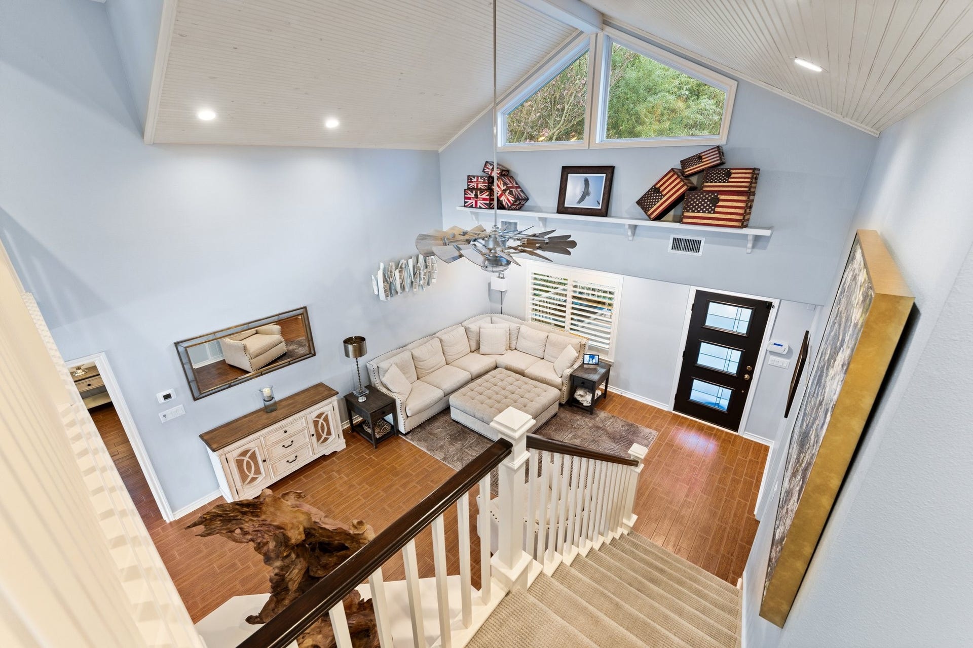 16372 Lochness Dr Drive, Willis, TX 77318 Living Room with Vaulted Ceiling