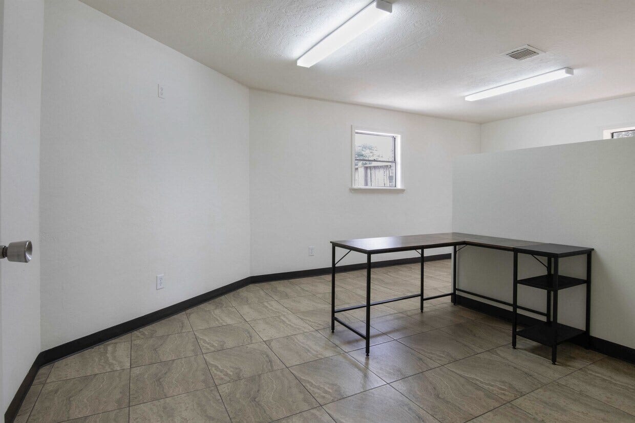 825 Fairmont Parkway, Pasadena, TX 77504 825 Fairmont Parkway, Pasadena, TX 77504