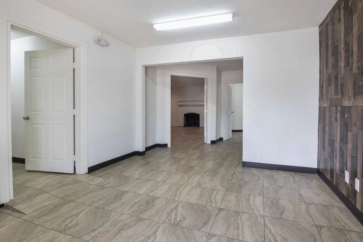 825 Fairmont Parkway, Pasadena, TX 77504 825 Fairmont Parkway, Pasadena, TX 77504