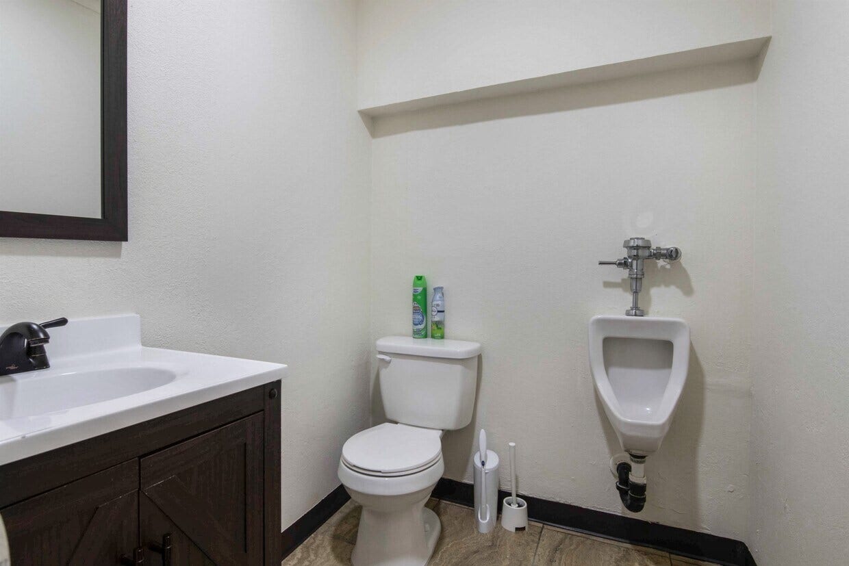 825 Fairmont Parkway, Pasadena, TX 77504 825 Fairmont Parkway, Pasadena, TX 77504