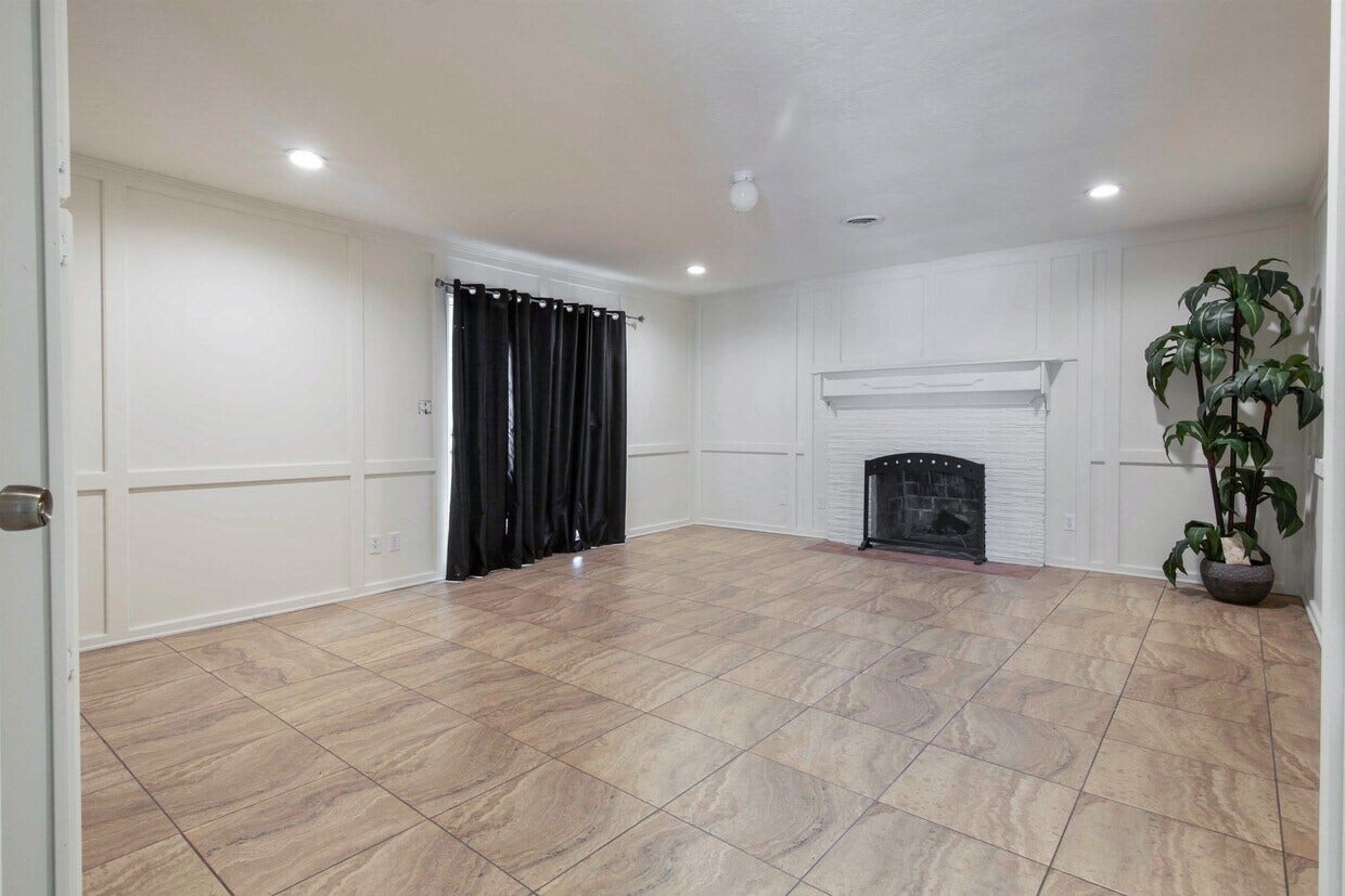 825 Fairmont Parkway, Pasadena, TX 77504 825 Fairmont Parkway, Pasadena, TX 77504