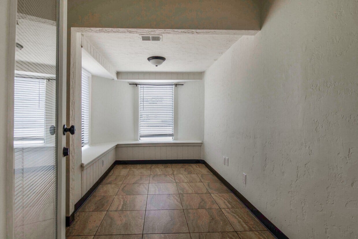 825 Fairmont Parkway, Pasadena, TX 77504 825 Fairmont Parkway, Pasadena, TX 77504