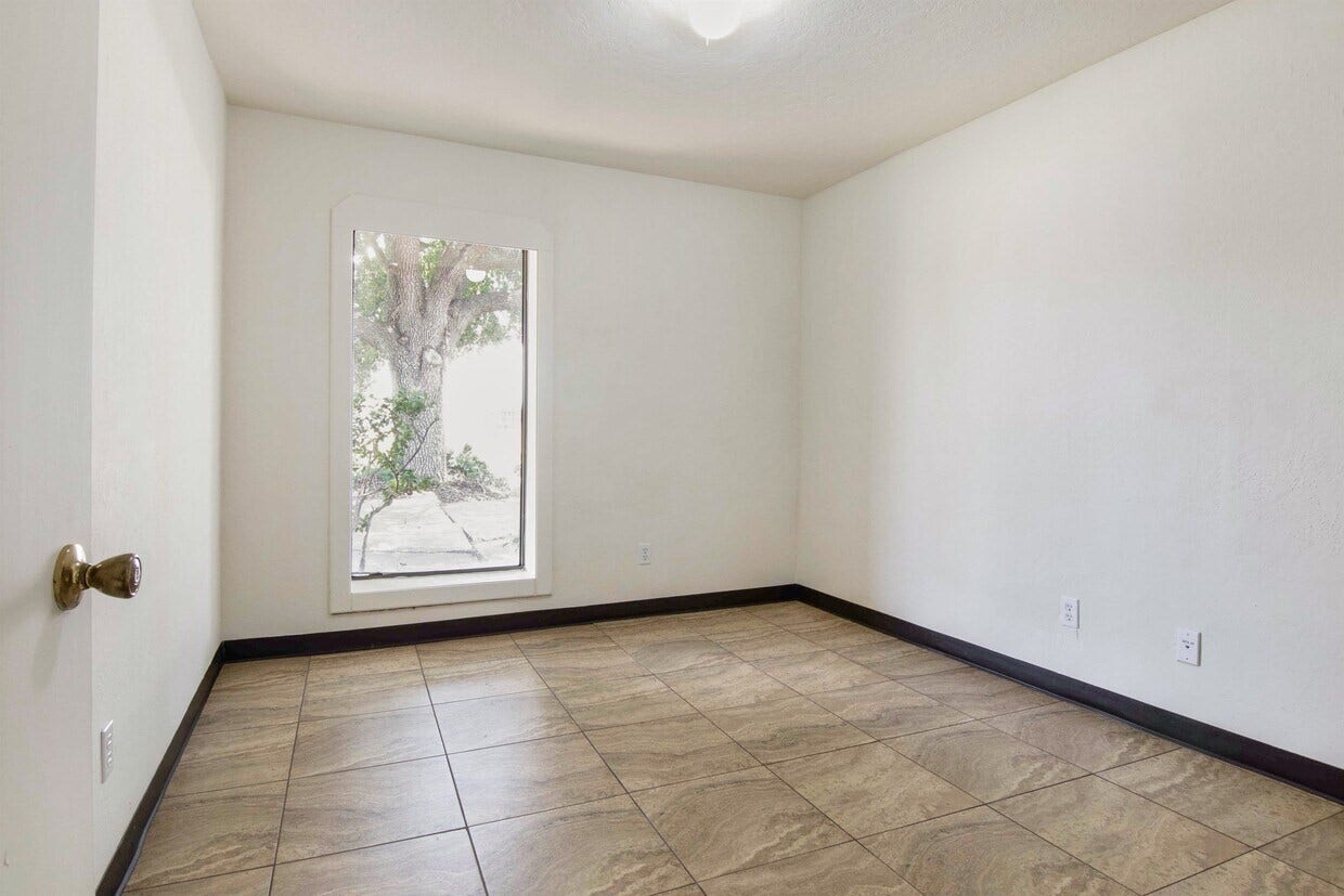 825 Fairmont Parkway, Pasadena, TX 77504 825 Fairmont Parkway, Pasadena, TX 77504