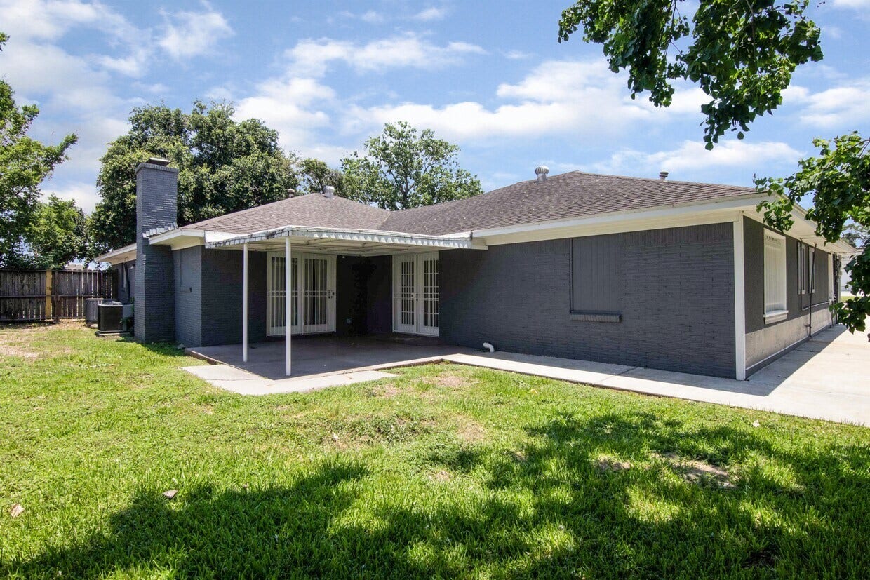 825 Fairmont Parkway, Pasadena, TX 77504 825 Fairmont Parkway, Pasadena, TX 77504