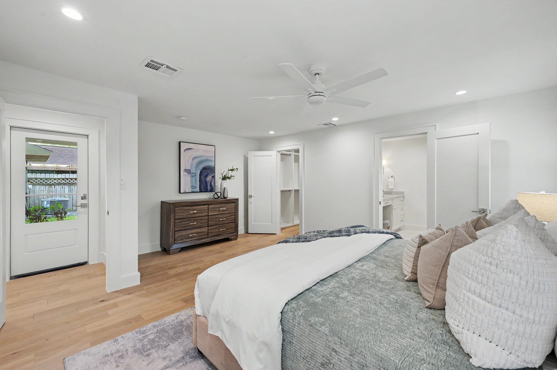 2311 Cheshire Lane, Houston, TX 77018 2311 Cheshire Lane, Houston, TX 77018
