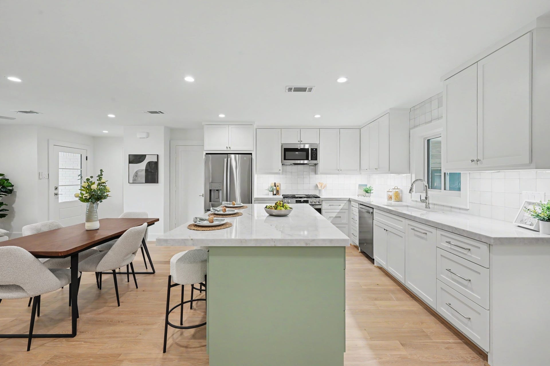 2311 Cheshire Lane, Houston, TX 77018 2311 Cheshire Lane, Houston, TX 77018