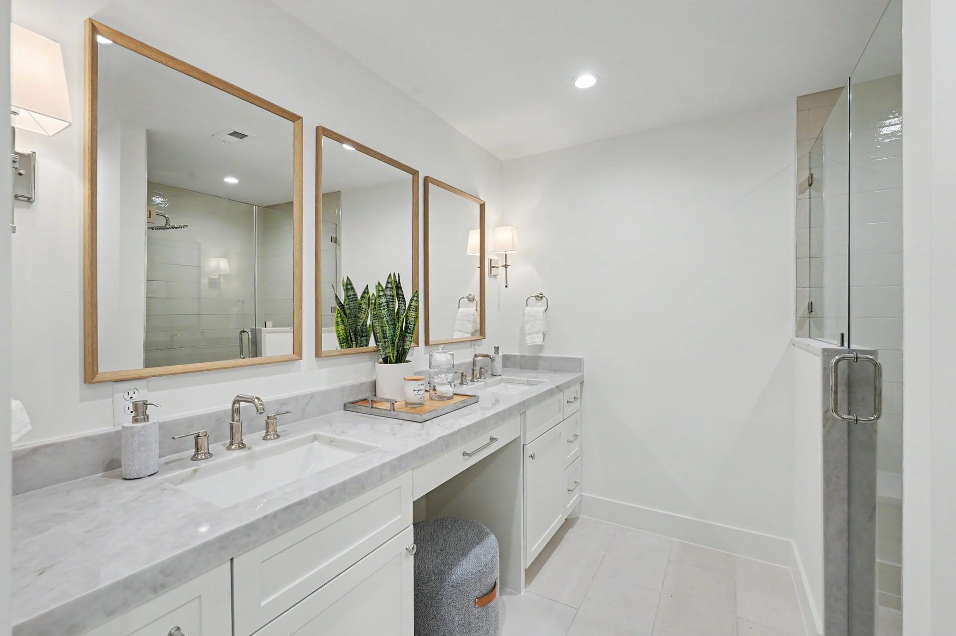 2311 Cheshire Lane, Houston, TX 77018 2311 Cheshire Lane, Houston, TX 77018