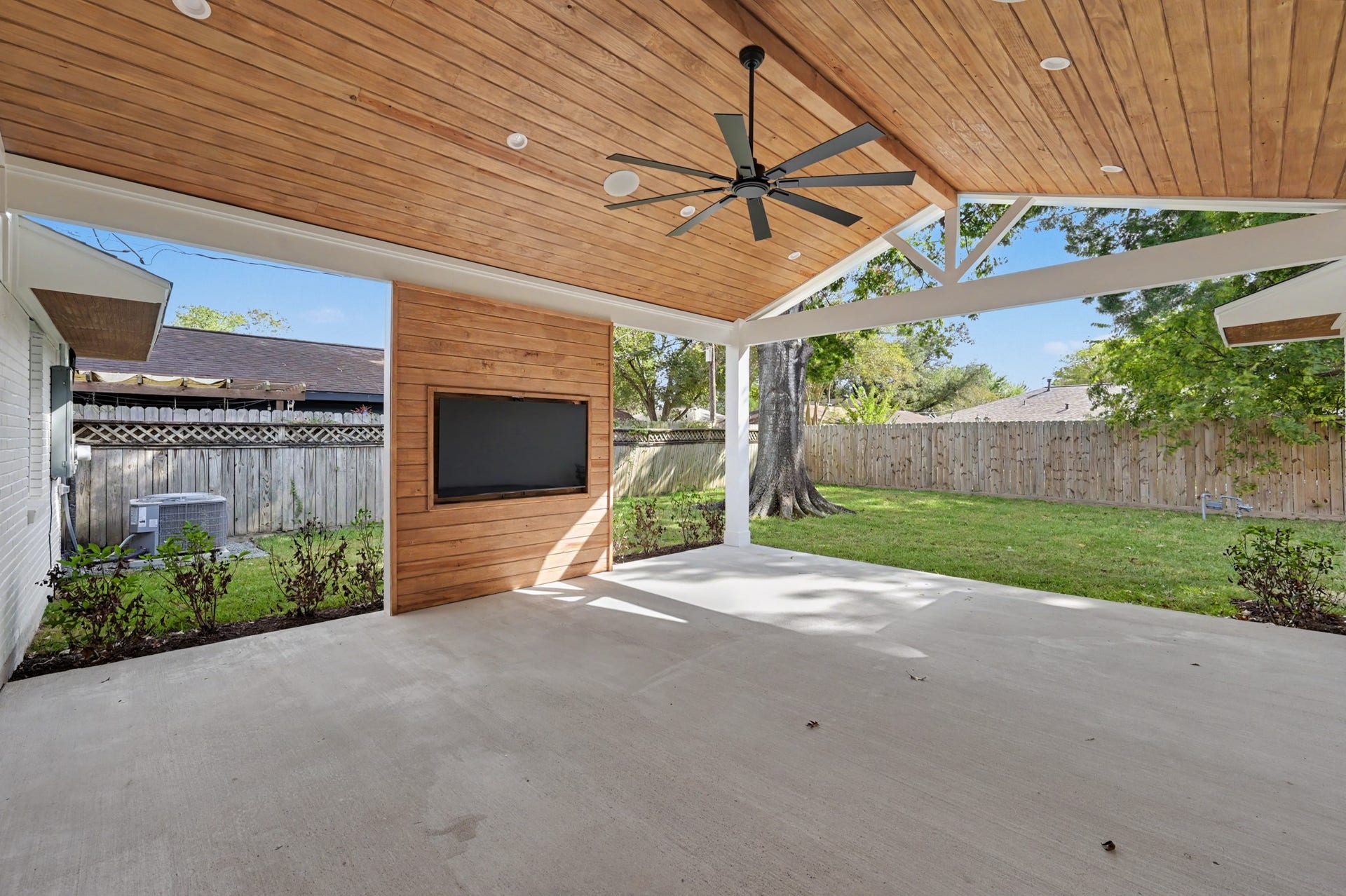 2311 Cheshire Lane, Houston, TX 77018 2311 Cheshire Lane, Houston, TX 77018
